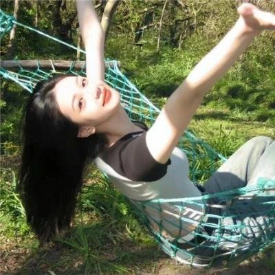 这个皇后不对劲